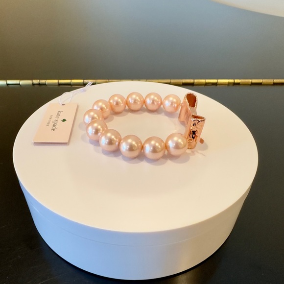NWT Luxury authentic Minimalist Kate Spade chunky pearl bow statement bracelet - Picture 17 of 17
